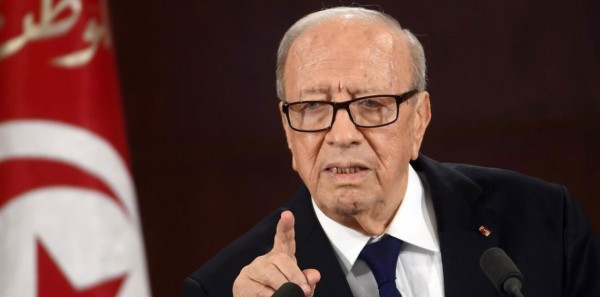 السبسي يتهم الصحافة الأجنبية بـ"التهويل" خلال الاحتجاجات الأخيرة بتونس