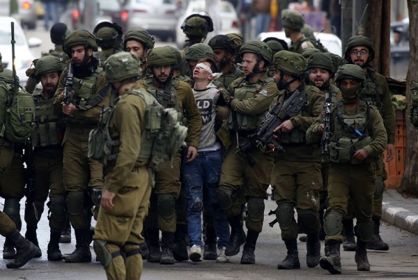 تركيا تعيد تصوير الطفل المُحاط بالجنود الإسرائيليين بنفس الطريقة.. ولكن؟