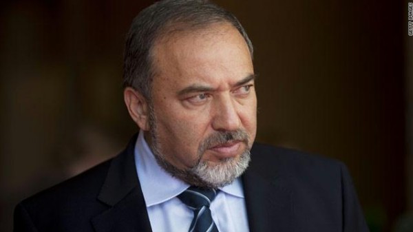 ليبرمان يزعم: حماس تسعى لتنفيذ عمليات ضدنا من لبنان