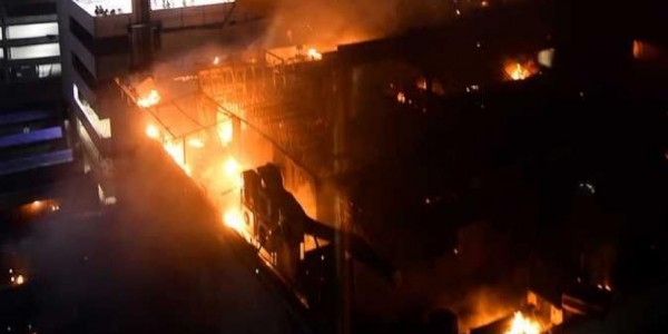 17 قتيلا على الأقل بحريق في مصنع بلاستيك بالهند