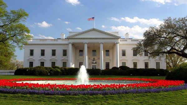فيديو: البيت الأبيض يتوقف عن استقبال اتصالات الأمريكيين