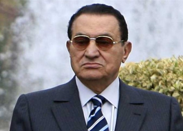 عام 2011.. الرئيس الأسبق لمصر يعلن تخليه عن الحكم