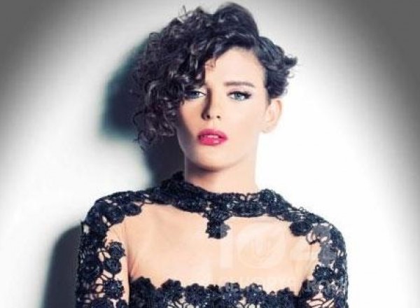 صور ملكة جمال مصر السابقة تتجاوز الخطوط الحمراء بصور الفالنتين