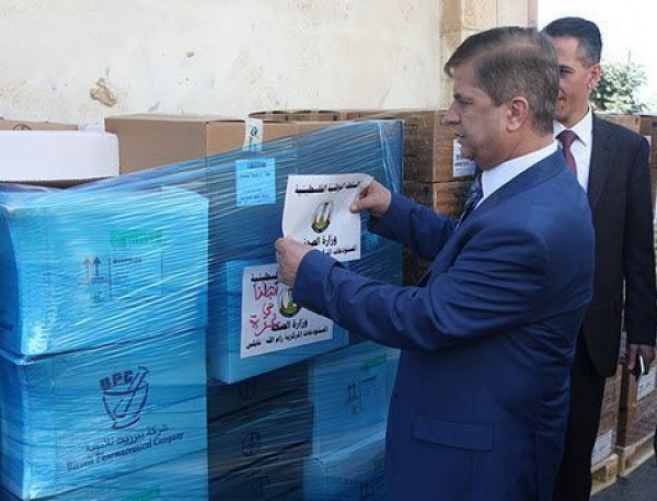 الوزير عواد: سنرسل شحنة محملة بالأدوية لقطاع غزة خلال يومين