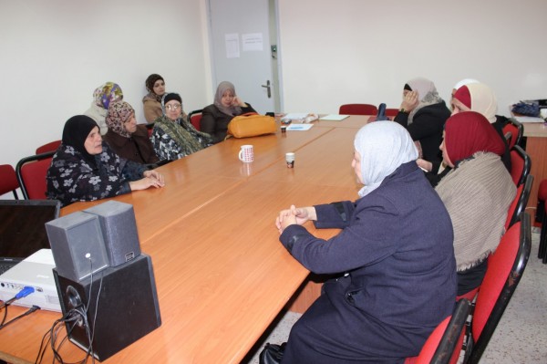 جمعية المرأة العاملة تنفذ سلسلة ورش توعوية في نابلس