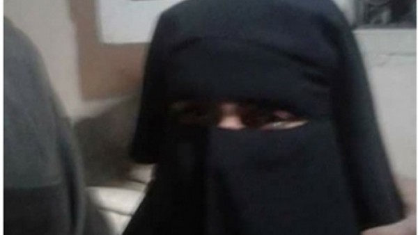 شاب يرتدي نقابا للتحرش بالنساء في مصر