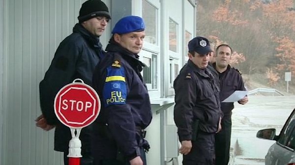 مقتل شخص وإصابة اثنين فى إطلاق نار بشركة في بلغراد