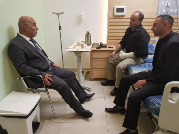 صور: اللواء ضميري يطمئن على صحة جرحى استهداف موكب رئيس الوزراء
