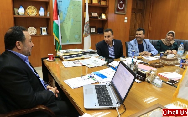 بلدية غزة والهيئة المستقلة تبحثان التعاون في تنفيذ أنشطة توعوية