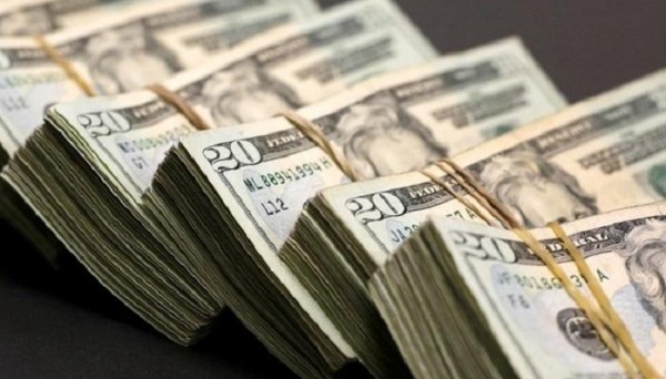 هل يَثبُت الدولار أمام "الضربة القاتلة"؟