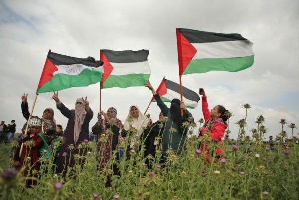 شاهد: نساء غزة يتقدمن الصفوف في مسيرات العودة الكبرى