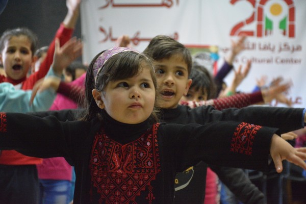مركز يافا يختتم فعاليات نادي الربيع بمشاركة 70 طفلاً
