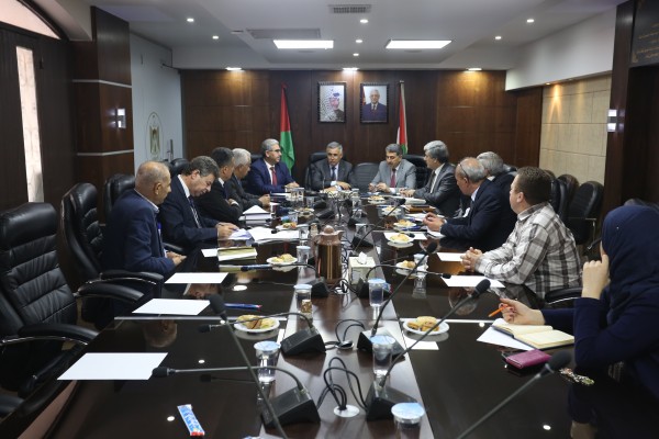 الأعرج يترأس الاجتماع الدوري للفريق الوطني للتنمية الاقتصادية المحلية