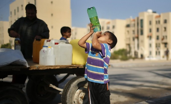 كم لتر مياه يستهلك المواطن الفلسطيني في قطاع غزة يومياً؟