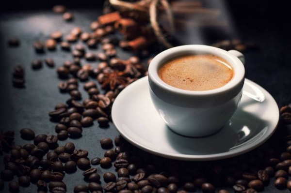 دراسة تكشف علاقة القهوة باضطراب نبض القلب