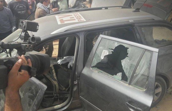 الاحتلال يستهدف سيارة تابعة للصحافة شرقي قطاع غزة