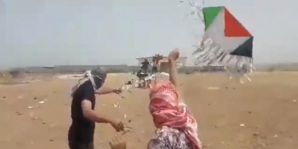 فيديو: لحظة إطلاق طائرة ورقية من قطاع غزة إلى الداخل الفلسطيني