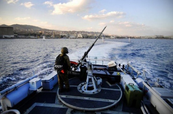 بحرية الاحتلال تُطلق النار تجاه مراكب الصيادين في بحر بيت لاهيا