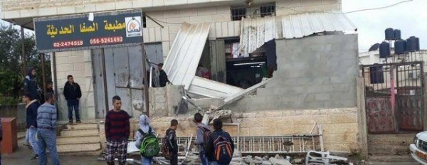قوات الاحتلال تُغلق مطبعة الصفا في بيت عنان شمال القدس