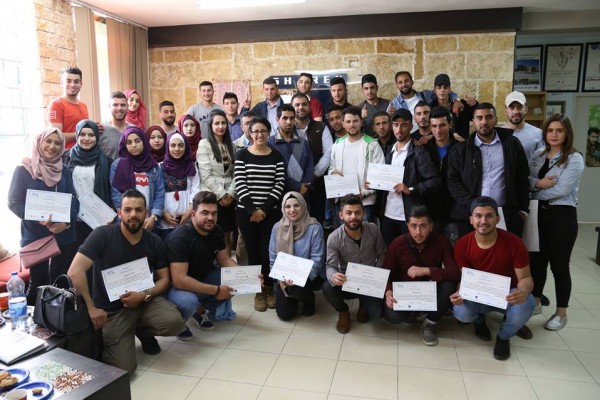 "شارك" الشبابي وكلية الحقوق في جامعة القدس يختتمان معسكر القانونيين الشباب
الأول