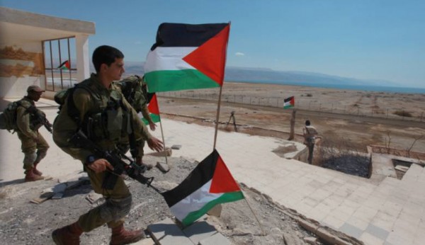 الأغوار: الاحتلال يُخطر خمس عائلات فلسطينية بالطرد بحجة التدريبات