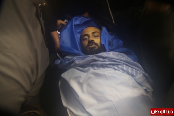 فيديو: غزة تستقبل جثمان الشهيد الصحفي أحمد أبو حسين