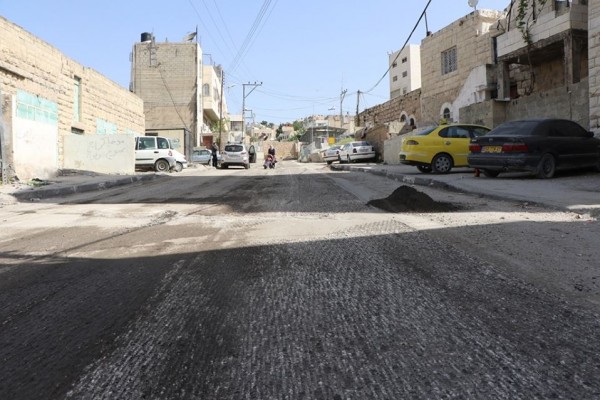 بلدية الخليل تَستعد لتعبيد عدد من الشوارع في محيط البلدة القديمة