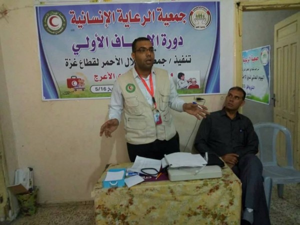 جمعية الهلال الأحمر لقطاع غزة تختتم دورة إسعافات أولية للخريجين بشرق التفاح