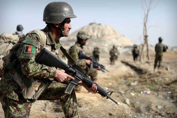 عشرات القتلى من طالبان جراء عمليات الجيش والغارات الأمريكية