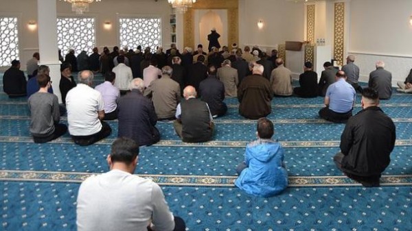 وزيرة دنماركية تطالب المسلمين بأخذ إجازة في رمضان