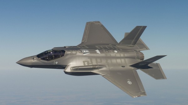 إسرائيل أول دولة في العالم تستخدم طائرات (F-35) في الشرق الأوسط