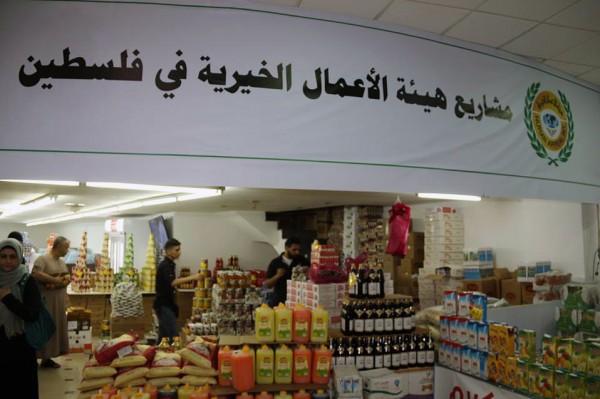 فرق دينية ومسابقات وتبرعات للحالات الخاصة في سوق "القدس"