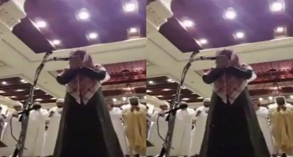 بالفيديو: مسحور يصرخ أثناء الدعاء بصلاة التراويح