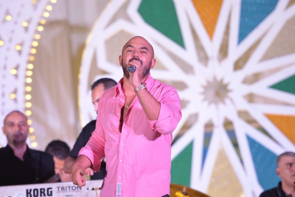 بالصور.. محمود العسيلى يشعل حفل سحور خيمة "باب القصر"