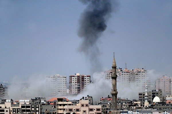 شاهد: طائرات الاحتلال تقصف مواقع للمقاومة في قطاع غزة (محدث)