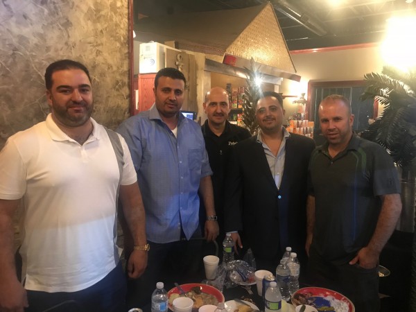 جليل عطية رجل أعمال مسيحي جمع العشرات على مائدة رمضانية في شيكاغو 