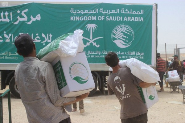 مركز الملك سلمان للإغاثة يوصل توزيع السلال الرمضانية على الأسر السورية