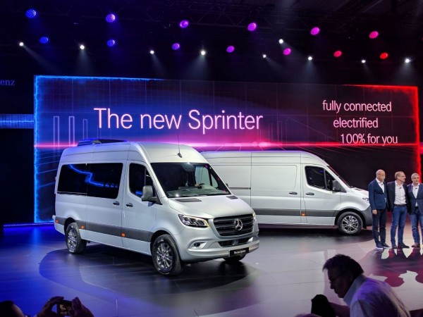 مرسيدس تطلق نسخة كهربائية من شاحنات "Sprinter" المغلقة
