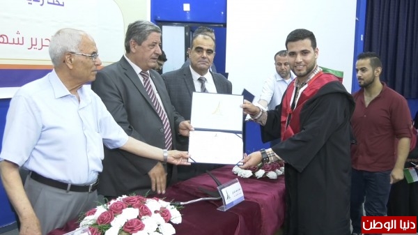 فيديو: جامعة الأقصى تُخرج 350 طالباً ممن لم يستطيعوا سداد مستحقاتهم