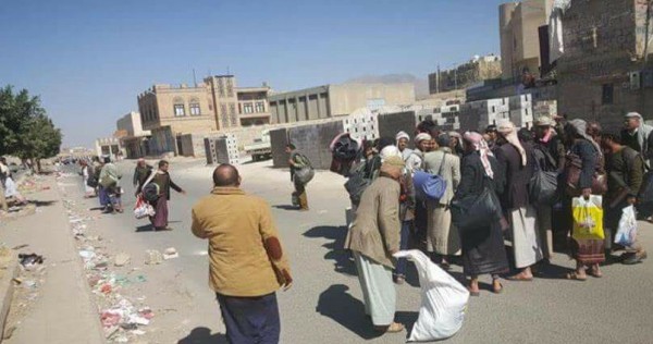 فيديو: الحوثيون يفرون من شوارع الحديدة