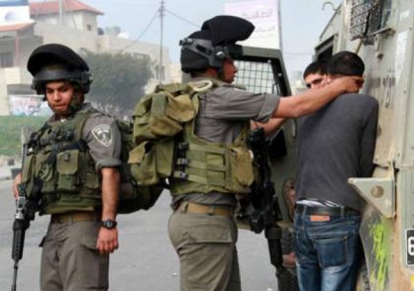 جيش الاحتلال يعتقل فلسطينياً بزعم حيازته سكيناً بالخليل