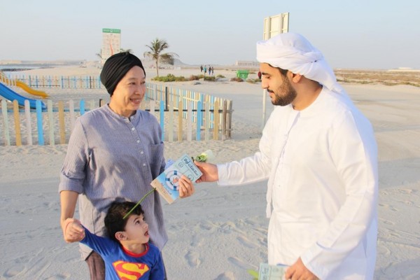 بلدية الحمرية تواصل حملتها "سلامتك أولا" بتوعية رواد شاطئ الحمرية