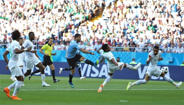 شاهد: الأوروغواي يُخرج الأخضر السعودي من كأس العالم