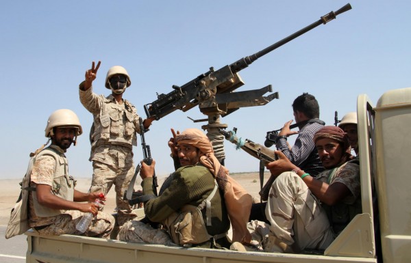 القوات اليمنية تتقدم على الخط المؤدي لميناء الحديدة