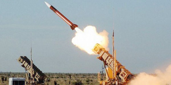 الدفاع الجوي السعودي يعترض صاروخاً بالستياً في سماء الرياض