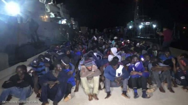 انتشال مئات المهاجرين في يوم واحد بليبيا