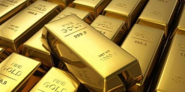 أسعار الذهب تهبط متأثرة بصعود الدولار