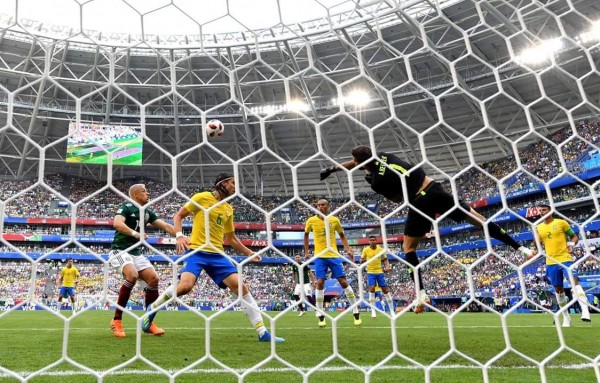 نيمار يقود البرازيل للتأهل لدور ربع النهائي بكأس العالم