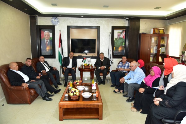 رئيس بلدية يطا يجتمع مع وكيل وزارة التربية والتعليم العالي