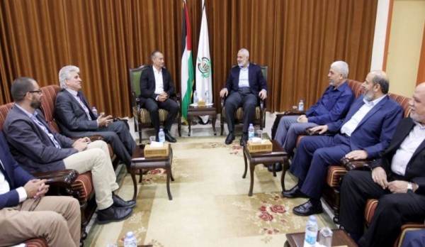 ناقشها مع حماس.. صحيفة تكشف تفاصيل خطة ملادينوف لـ "إنقاذ قطاع غزة"